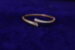 Pulsera de eslabones de plata de ley 925 con piedras de moissanita cultivadas en laboratorio, diseño cubano con incrustaciones de diamantes para un estilo lujoso y llamativo. - Product Image 3