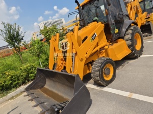 Chargeuse sur pneus d'occasion JCB 3CX 4CX, peinture d'origine, fabriquée au Royaume-Uni, 4x4, moteur Perkins - Product Image 2