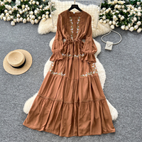Robe longue décontractée pour femme, style bohème, brodée de dentelle, à manches longues, coupe trapèze, avec ceinture à nouer, idéale pour le quotidien et les vacances
