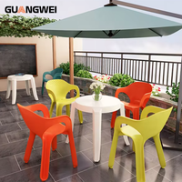 Chaise d'extérieur en plastique Guangwei pour l'école : Haute Qualité, Durable et Confortable