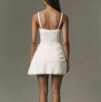 Vestido Corto de Encaje Blanco con Tirantes Finos y Falda Fruncida para Despedida de Soltera o Fiesta Nupcial para Mujer
