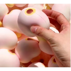 Jouet anti-stress mignon en forme de pêche simulée, adorable ornement créatif de dessin animé, vente en gros, doux et à rebond lent, amusant à presser - Product Image 3