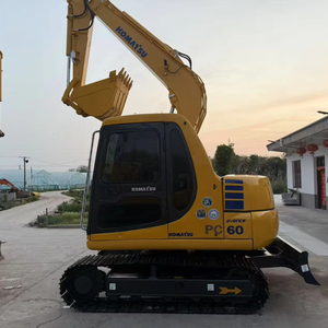 Excavadora hidráulica Komatsu de 6 toneladas a la venta, buen rendimiento con motor central y componentes de engranajes, marca japonesa - Product Image 1