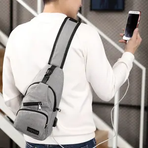 Venta al por mayor bolso para hombres con cargador-Mochila de pecho para hombre, bolso cruzado de hombro, mochila con cargador USB externo para niños