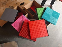 Dalles de revêtement de sol de garage modernes en PP rigides, modulaires, colorées, emboîtables, antidérapantes, imperméables, unies, pour intérieur, 5