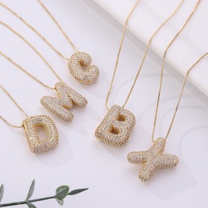 Popular moda Simple pequeño cristal <span class=keywords><strong>de</strong></span> hielo fresco letra inglesa encanto colgante "A Z a" joyería Hiphop colgante helado - Product Image 1