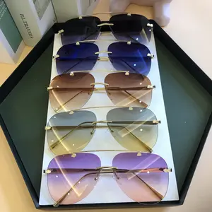 गर्म बिक्री स्ट्रीट हरा सस्ते फैशनेबल फ्लैट शीर्ष धूप का चश्मा oversize लक्जरी ब्रांड महिला छाया धूप का चश्मा महिलाओं 2021