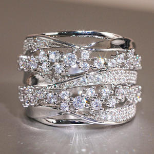 T0913 Anello di Lusso da Donna in Oro Bianco con Diamante Taglio Brillante Rotondo Colore G Naturale Gioiello di Fidanzamento - Product Image 4