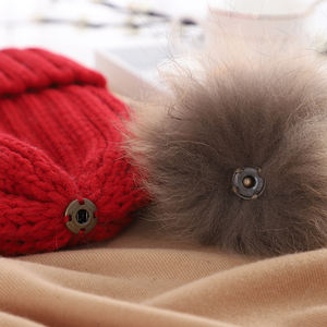 <span class=keywords><strong>Bonnet</strong></span> <span class=keywords><strong>pompon</strong></span> tricoté en boule de fausse fourrure pour femmes en acrylique pour l'hiver vente en gros - Product Image 4