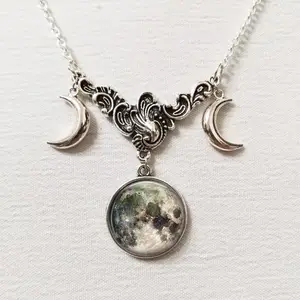 Fashion Style 2022 Popular Triple Moon Alloy Necklace Full Moon And Small Crescent Pendant Eye Trendy Necklace