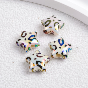 Color recto agujero oblicuo deslumbrante estampado de leopardo estrellas perforadas DIY pulsera pluma accesorios cuentas acrílicas impresas - Product Image 2