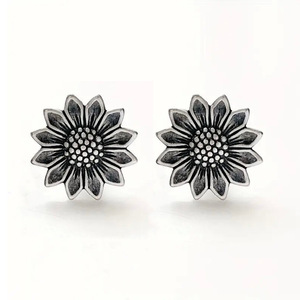 Orecchini a Perno Vintage con Margherite e Girasoli, Stile Antico in Metallo, Gioielli da Donna alla Moda per Uso Quotidiano, Idea Regalo - Product Image 1