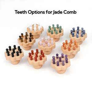 Massaggiatore per Cuoio Capelluto in Legno con Gua Sha in Giada, Pettine con Denti in Cristallo per Massaggio Viso, Collo e Corpo - Product Image 3