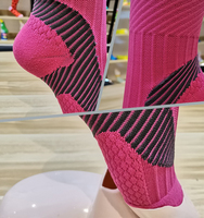 Concevez vos propres chaussettes de compression colorées et cool pour infirmières, fabricant de chaussettes de compression personnalisées avec logo, chaussettes de compression confortables