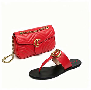 Set di Ciabatte e <span class=keywords><strong>Sandali</strong></span> da <span class=keywords><strong>Donna</strong></span> di Lusso Personalizzati con Logo G, Comodi in <span class=keywords><strong>Pelle</strong></span> PU, con Borsa e Infradito - Product Image 2