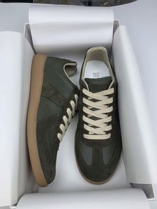 Chaussures décontractées classiques pour femmes, baskets en cuir véritable pour hommes, chaussures plates à lacets, légères et respirantes. - Product Image 2