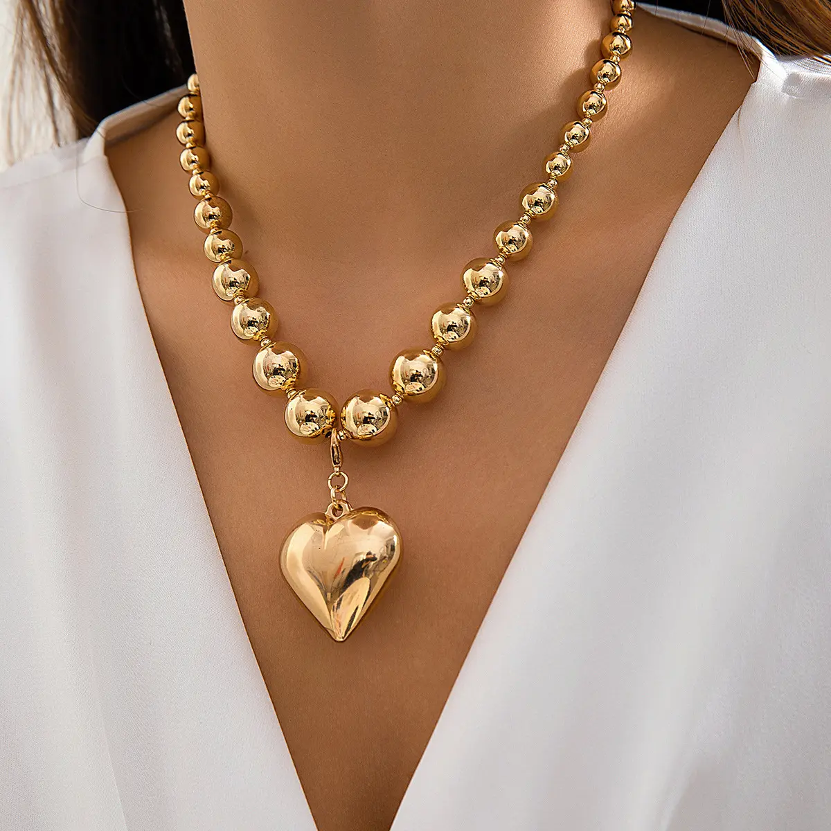 Vente chaude gros plaqué or perles coeur forme pendentif collier pour femmes Punk collier mode bijoux tour de cou