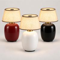 Lampe de table en céramique bordeaux moderne avec abat-jour en tissu tressé crème pour chambre à coucher, chevet, salon, bureau, hôtel, suite d'hôtes, café