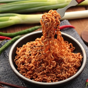 Soupe <span class=keywords><strong>de</strong></span> nouilles instantanées à saveur <span class=keywords><strong>de</strong></span> poulet chaud coréen Thomas Buldak 140g - Product Image 2
