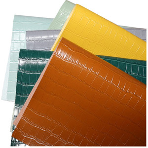 Cuero sintético PU grabado en relieve con reverso no tejido de doble cara para zapatos y bolsos - Product Image 4