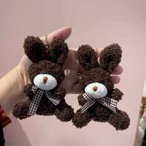 Mini lapin en peluche de 8 cm, doux et rembourré, avec nœud papillon, style poupée, idéal comme porte-clés ou cadeau pour mariage et fêtes - Product Image 6