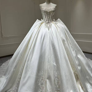 Vestido de Novia Moderno con Cuentas Xx09, Estilo Princesa, con Cola de Capilla, Apliques Elegantes, Sin Tirantes, con Botones - Product Image 1