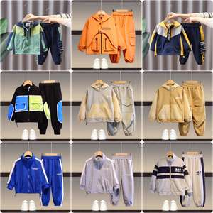 Costume pour garçons <span class=keywords><strong>de</strong></span> nouvelle boutique en gros, adapté aux garçons âgés <span class=keywords><strong>de</strong></span> 2 à 10 ans avec des sweats à capuche et des pantalons à motifs imprimés à manches longues - Product Image 3