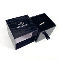 Boîte d'emballage de luxe pour bijoux en papier à motif crocodile brillant, extérieur en velours, logo en feuille d'argent, finition noire, personnalisable, classique