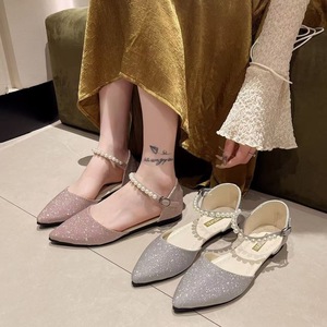 Giày cô dâu mũi nhọn đính ngọc trai kiểu dáng phẳng mùa đông cổ tích kèm túi cô dâu rỗng họa tiết nơ ngọt ngào - Product Image 1