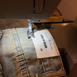 Hochwertige Vintage-Used-Denim-Jeans mit Individuellem Logo, DTG-Druck, Schwerer Stoff, Individuelles Markenlabel, Baggy Weite Hosenbeine für Herren - Product Image 5