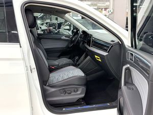 VW <span class=keywords><strong>Tiguan</strong></span> L PHEV 2023 Usado, SUV <span class=keywords><strong>Híbrido</strong></span> <span class=keywords><strong>Enchufable</strong></span> 430 Flagship, Bajo Consumo de Combustible, Vehículo de Exportación - Product Image 6