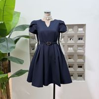 Robe d'été élégante à manches courtes, effet amincissant, style simple pour soirée, avec taille cintrée et motif floral – Nouvelle collection de vêtements de boutique de haute qualité