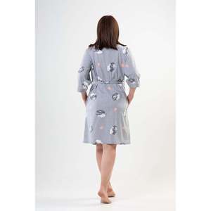 ชุดคลุมไหมพรมสำหรับผู้หญิงไซส์ใหญ่ พิมพ์ลายเม่นและหัวใจ สีเทา สำหรับใส่นอน - Product Image 1