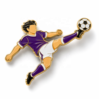 Badge en métal personnalisé, épinglette de football, design d'action (coup de pied, plongée, tête à tête, dribble), logo personnalisé, épinglette émaillée sportive, cadeau, vente en gros