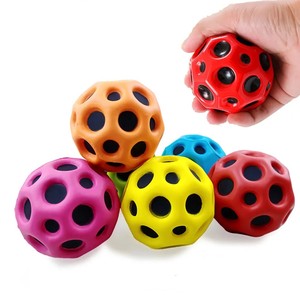 Pelota de Alta Resistencia con Orificios, Pelota Suave y Rebotante, Anti-caídas, Forma de Luna, Pelota Porosa, Juguete para Niños, Interior y Exterior, Diseño Ergonómico - Product Image 2