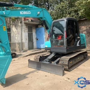 Excavadora de cadenas Kobelco SK75 de segunda mano con motor Isuzu, peso operativo de 7500 kg, capacidad de la cucharón de 0.40 m, motor y caja de cambios. - Product Image 1
