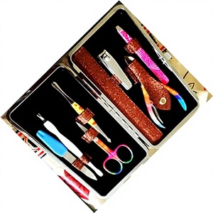 Kit de manucure 5-en-1 en acier inoxydable sur mesure, luxueux et écologique, lime à ongles, repousse-cuticules, nettoyeur d'ongles, ensemble de soin des cuticules - Product Image 1