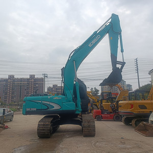 Excavadora Kobelco SK200 de 20 toneladas con cazo de excavación de 1m³ de capacidad, excavadora de cadenas Kobelco SK200 usada - Product Image 2