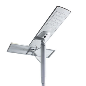 Farolas Solares LED Todo en Uno con Seguimiento Solar, IP65 Impermeables, con Batería y Pantalla de Plástico para Iluminación de Estacionamientos y Carreteras - Product Image 3