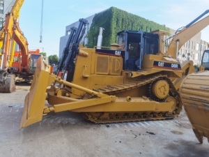 Bulldozer Caterpillar D8R usado original de Japón con buenos componentes del núcleo del motor en excelentes condiciones para la venta - Product Image 5