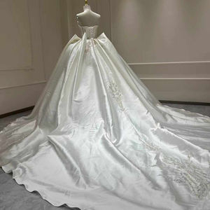 Vestido de Novia Moderno con Cuentas Xx09, Estilo Princesa, con Cola de Capilla, Apliques Elegantes, Sin Tirantes, con Botones - Product Image 6