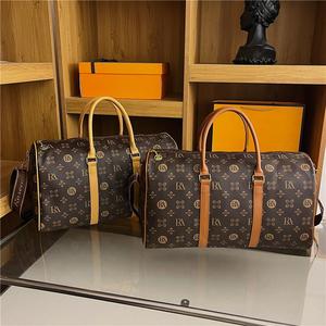 กระเป๋าเดินทางกีฬา PVC ขนาดใหญ่ ทนแรงกด ไม่ยับ พกพาสะดวก แบบสะพายข้าง มีซิป สำหรับผู้หญิง - Product Image 1