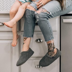 JUST HOME Mocassins d'intérieur en polaire pour femmes pour pantoufles Fourrure bouclée floue avec mousse à mémoire anti-dérapant Printemps Automne Saisons - Product Image 6