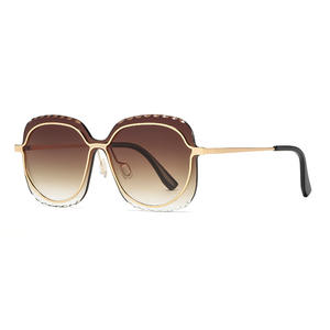 Nuevas Gafas de Sol para Mujer UV400 con Marco Metálico, Lentes Degradadas en Color Negro, Protección Solar, Estilo Moderno para Viajes y Conducción 2256 - Product Image 2