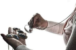 แว่นขยายมือถือสร้อยคอเงินความละเอียดสูงพร้อม5X ห่วงโซ่โลหะสังกะสี CH6001S - Product Image 3