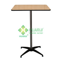 Tables de cocktail commerciales en bois assemblées par assemblage de conception moderne pour des événements extérieurs pour des halls d'hôtels Tables de barre de produit