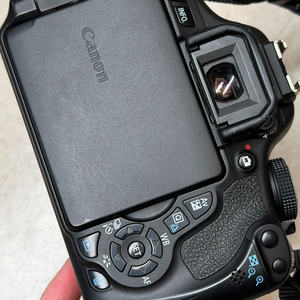 Cámara Digital <span class=keywords><strong>Canon</strong></span> 600D + Lente Kit 18-55 IS II, Diseño Compacto, Video Full HD para Principiantes, Estudiantes y Grabación de Vida Cotidiana - Product Image 5