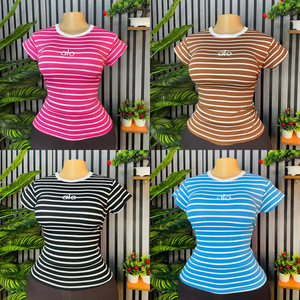 Camiseta de cuello ajustado <span class=keywords><strong>para</strong></span> mujer, de algodón peinado, sin necesidad de planchado, estilo casual juvenil, verano 2026, venta al por mayor, 300g, manga corta - Product Image 1