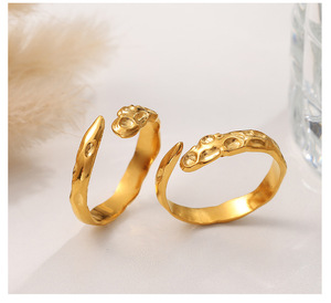 2025เครื่องประดับสเตนเลสสตีลแหวนกอดรูปค้อนทอง18K ไร้รอยขาดสำหรับคู่รัก - Product Image 3