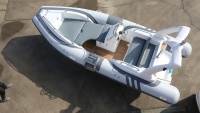 Bateau de pêche en haute mer de luxe RIB-580D avec coque en fibre de verre à fond profond pour les excursions et les croisières